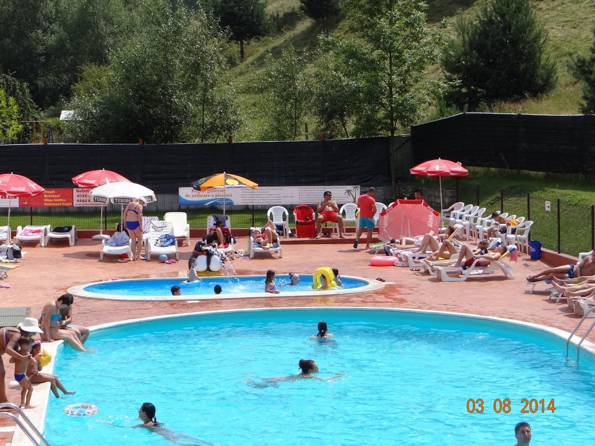 Cabana Pensiune La Brazi Vulcan  Zewnętrze zdjęcie