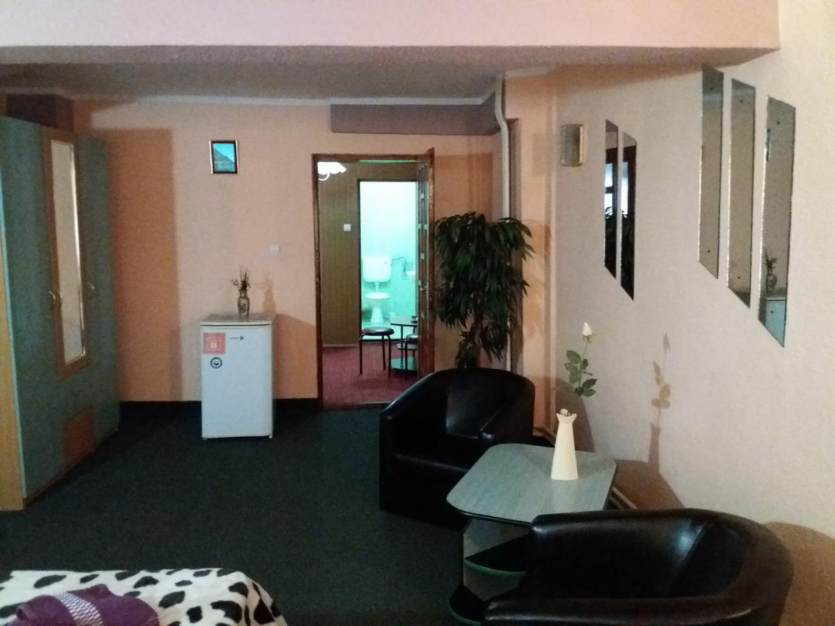 Cabana Pensiune La Brazi Vulcan  Zewnętrze zdjęcie